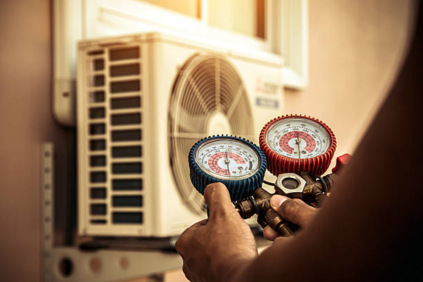 Professional Heat Pump Repair technician working in Sound Beach, NY